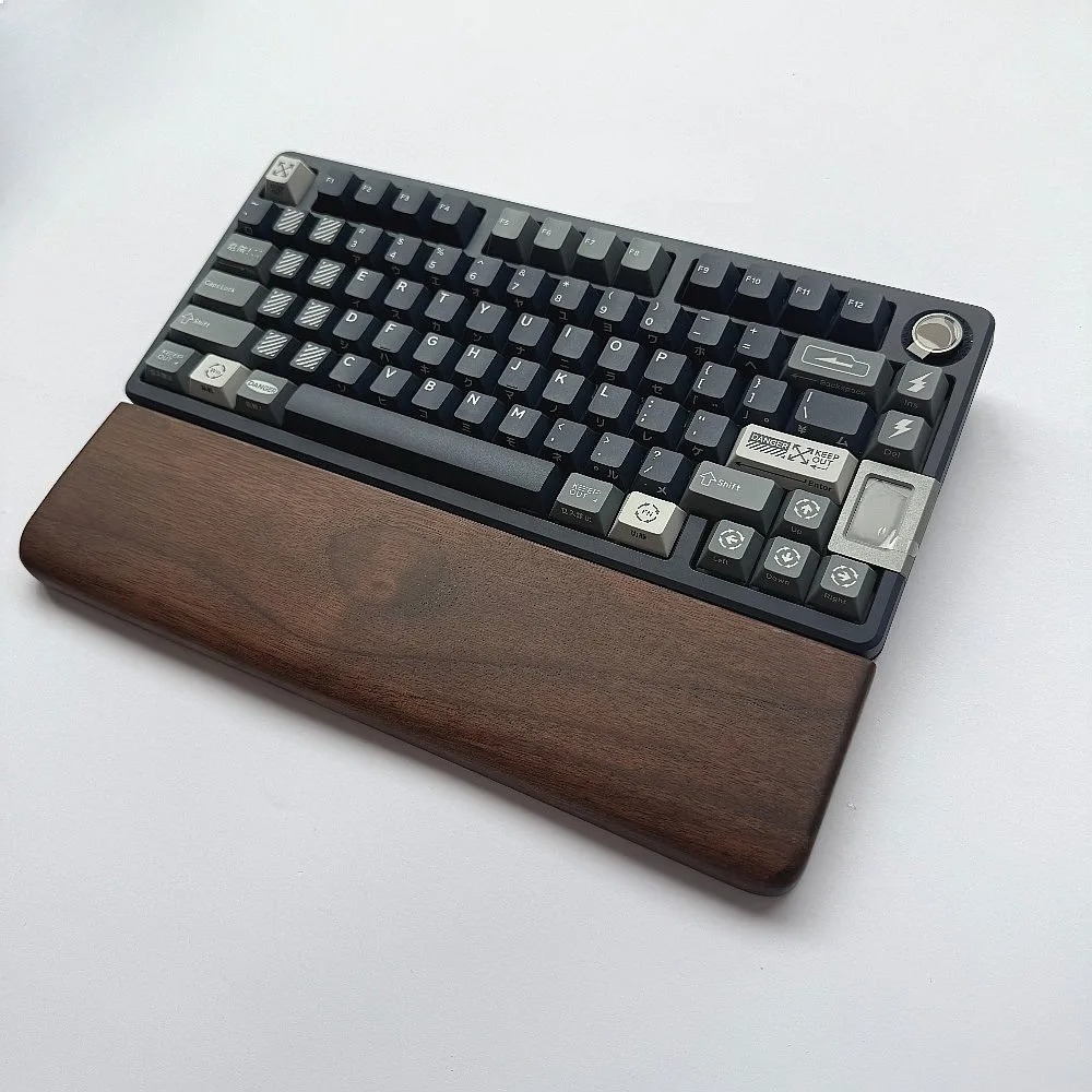 مسند راحة اليد للوحة المفاتيح  - مراجعة Wrist Rest Wood وسعره