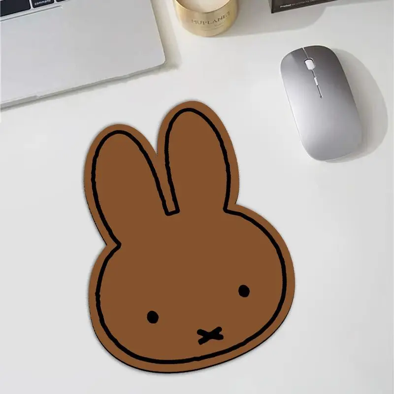 وسادة فأرة على شكل أرنب كاوايي - مراجعة Gaming Keyboard And Mouse Pad وسعره